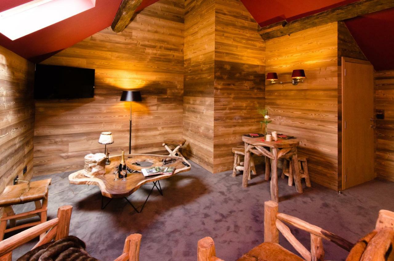 River Lodge Hotel Insolite Maredsous Zewnętrze zdjęcie