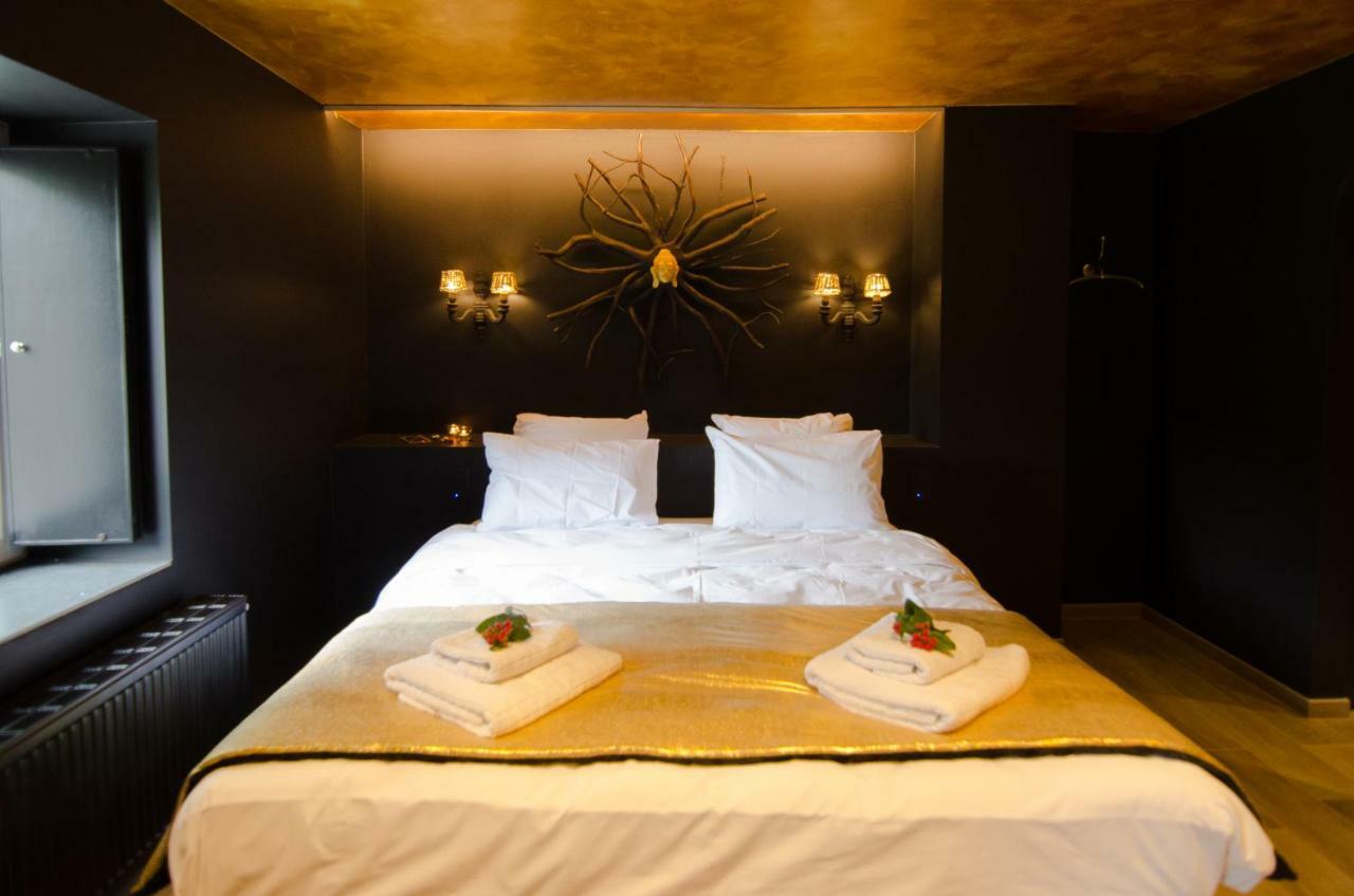 River Lodge Hotel Insolite Maredsous Zewnętrze zdjęcie