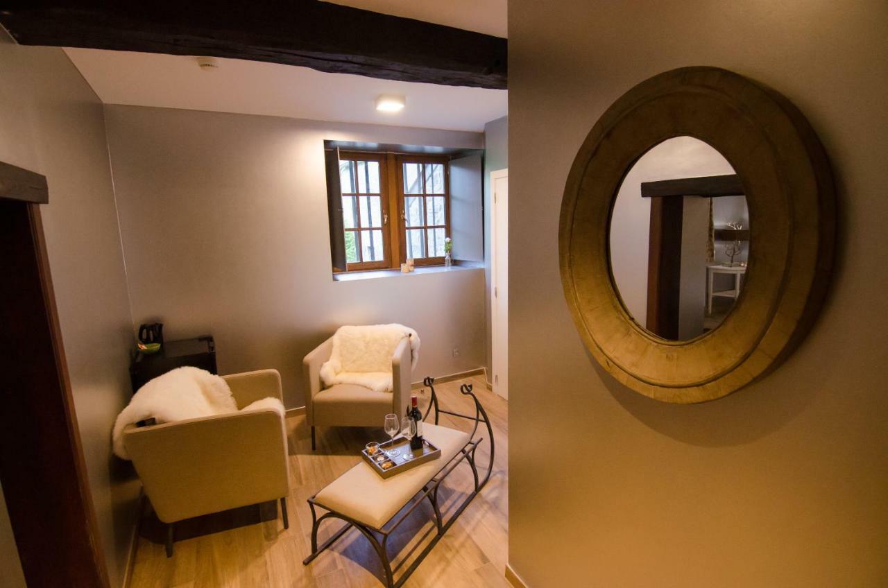 River Lodge Hotel Insolite Maredsous Zewnętrze zdjęcie