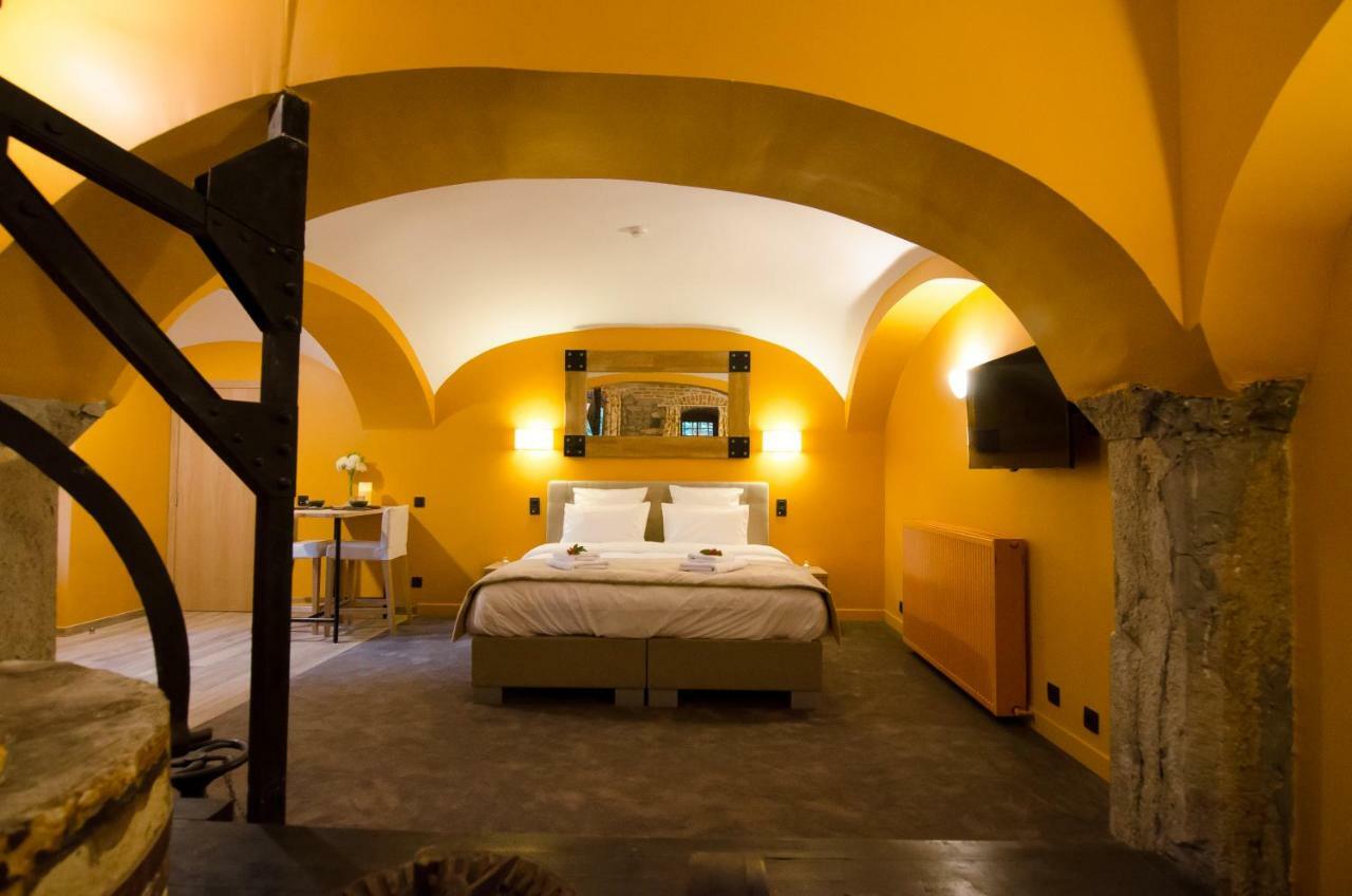 River Lodge Hotel Insolite Maredsous Zewnętrze zdjęcie