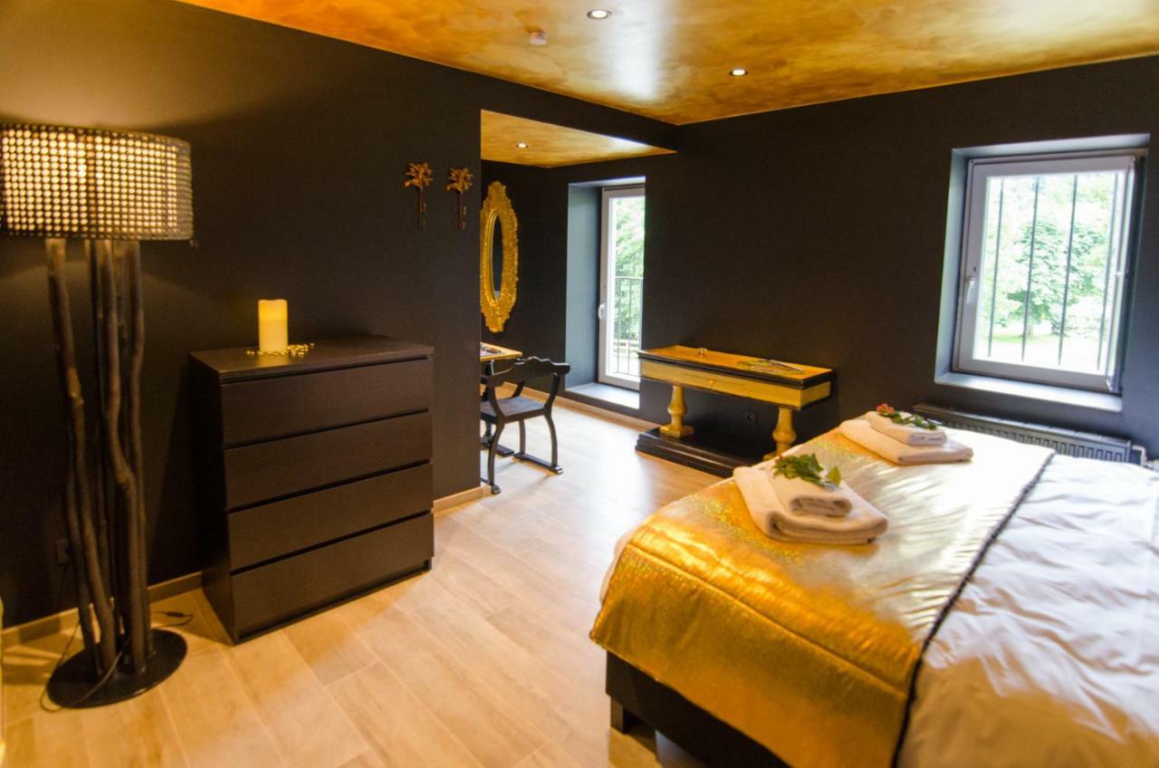 River Lodge Hotel Insolite Maredsous Zewnętrze zdjęcie